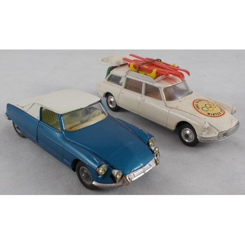 214 - Corgi. 1960s onwards Citroen pair, generally excellent to good plus in good boxes, with Le Dandy Cou... 