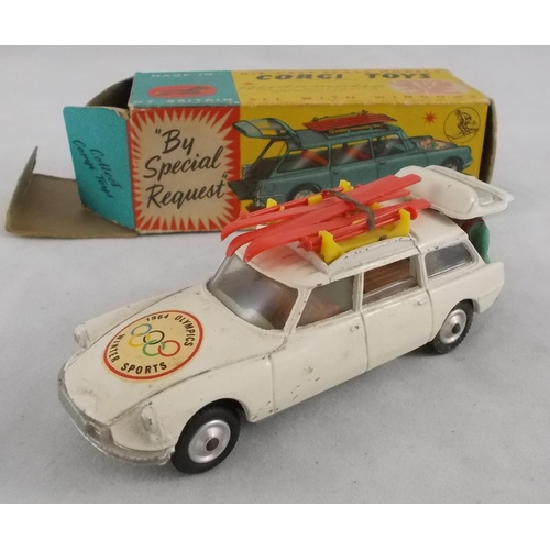 214 - Corgi. 1960s onwards Citroen pair, generally excellent to good plus in good boxes, with Le Dandy Cou... 