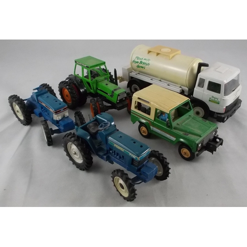 206 - Britains. 1970s onwards unboxed Farm collection, generally good plus to good, would benefit from lig... 