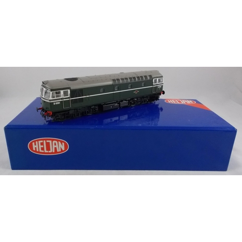 15 - Heljan. OO gauge BR green and white D6581 Class 33 No. 33601, excellent in excellent box with inner ... 