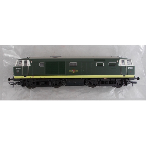 24 - Heljan. OO gauge BR two-tone green D7009 with BR emblem to side No.3505, excellent in excellent wind... 