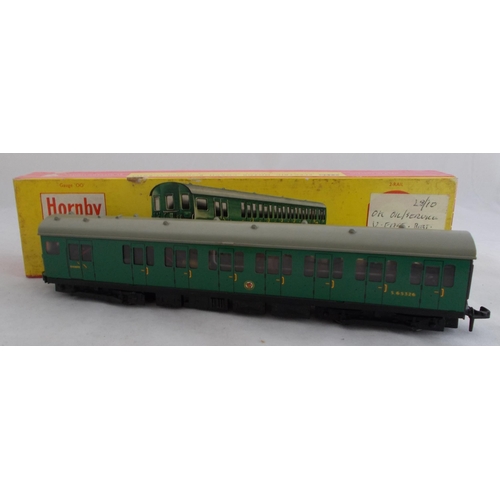 39 - Hornby Dublo. 2-rail 2-car SR green S65326 Electric Motor Coach Brake/2nd No. 2250, generally excell... 