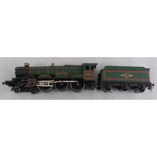 42 - Hornby Dublo. 3-rail BR green 7013 Bristol Castle 4-6-0 locomotive and tender No. EDLT20, generally ... 