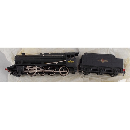 40 - Hornby Dublo. 2-rail BR black 48109 8F Class  2-8-0 locomotive and tender No. 2225, generally excell... 