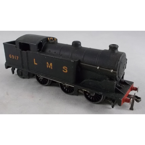 33 - Hornby Dublo. Collection of 3-rail EDL7 0-6-2 locomotives, generally excellent to good plus in good ... 