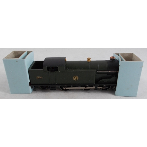 33 - Hornby Dublo. Collection of 3-rail EDL7 0-6-2 locomotives, generally excellent to good plus in good ... 