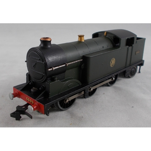 33 - Hornby Dublo. Collection of 3-rail EDL7 0-6-2 locomotives, generally excellent to good plus in good ... 