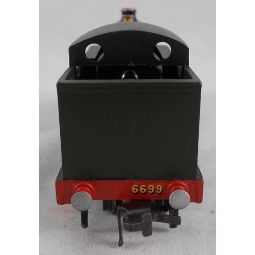 33 - Hornby Dublo. Collection of 3-rail EDL7 0-6-2 locomotives, generally excellent to good plus in good ... 