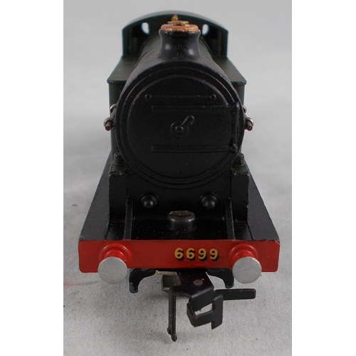 33 - Hornby Dublo. Collection of 3-rail EDL7 0-6-2 locomotives, generally excellent to good plus in good ... 