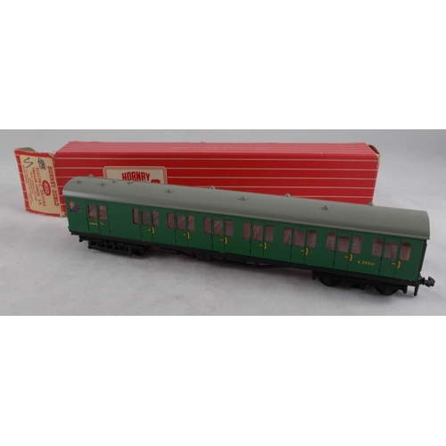 29 - Hornby Dublo. 2-rail or 3-rail SR green S77511 Electric Driving Trailer Coach No. 4150 and Surburban... 