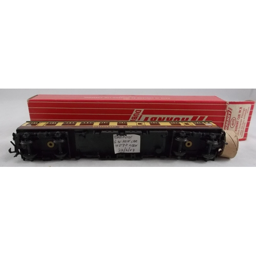 31 - Hornby Dublo. Collection of 2-rail brown and cream Superdetail Passenger Coaches, generally excellen... 