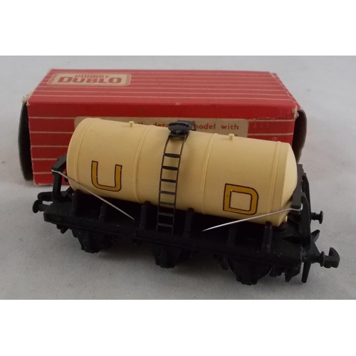 38 - Hornby Dublo. 2-rail or 3-rail collection, generally excellent in good plus boxes, with maroon coach... 