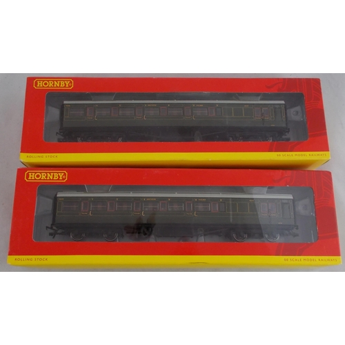 49 - Hornby. Collection of coaches in various liveries, generally excellent in excellent boxes, with GWR ... 