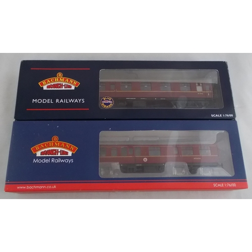 5 - Bachmann. Collection of coaches in various liveries, generally excellent in excellent to good plus b... 