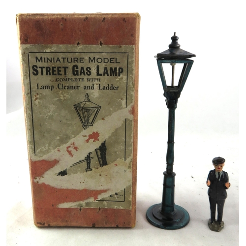 181 - John Hill & Co. Street Gas Lamp Set No. 738/6/760, generally excellent to good plus in good box (lid... 