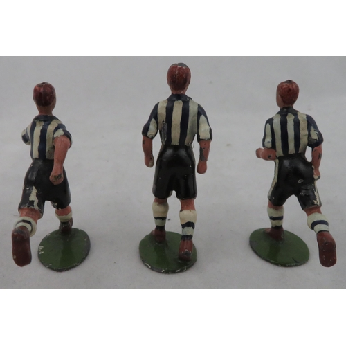 171 - Britains. Famous Football Teams series Newcastle United (?) figures, generally excellent to good plu... 