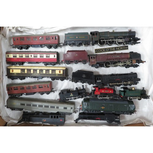 1 - Model Railways. 1960s onwards unboxed OO gauge collection, generally good plus to good, with locomot... 