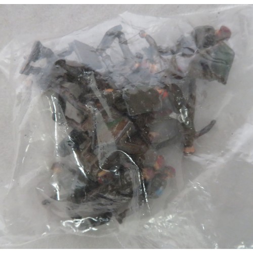 160 - Unboxed collection of metal and plastic toy soldiers, Wild West, Ceremonial, Colonial, etc., general... 