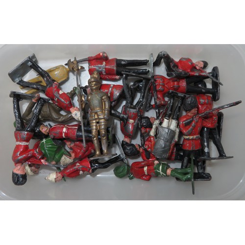 160 - Unboxed collection of metal and plastic toy soldiers, Wild West, Ceremonial, Colonial, etc., general... 