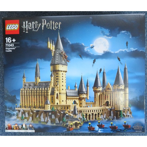 98 - Lego Hogwarts Castle Set 71043 (6020 pieces), brand new in box, never opened and still in outer card... 