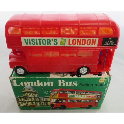 201 - A NFIC vintage London bus in box and collection of diecast cars