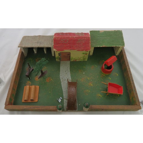 175 - Britains. 1930s onwards unboxed metal Miniature Gardening and Farm collection, generally good plus t... 