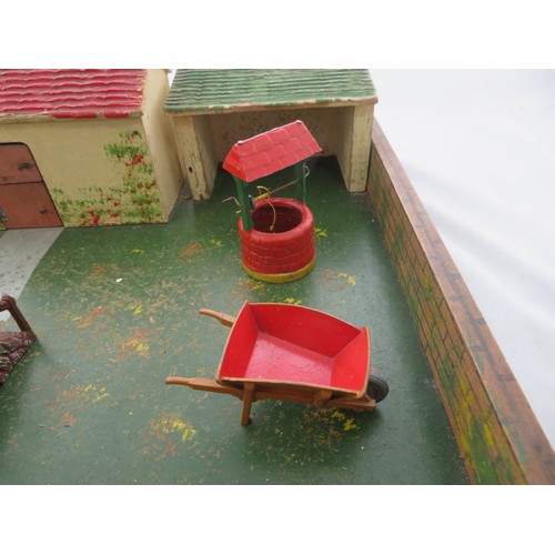 175 - Britains. 1930s onwards unboxed metal Miniature Gardening and Farm collection, generally good plus t... 