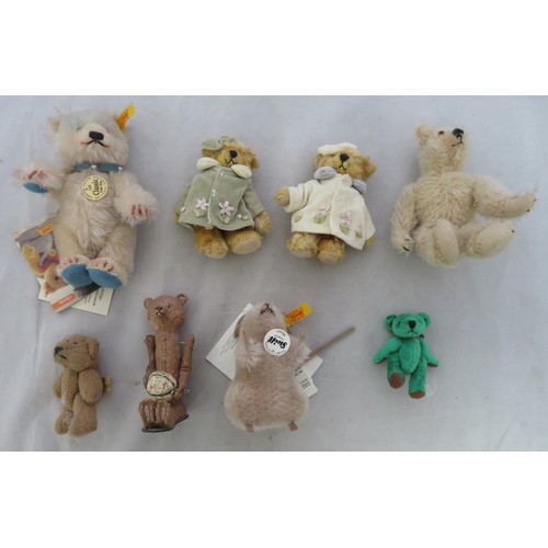 85 - A collection of miniature bears/animals. To include: Steiff 032141 - mimic miniature mouse, 9cm moha... 