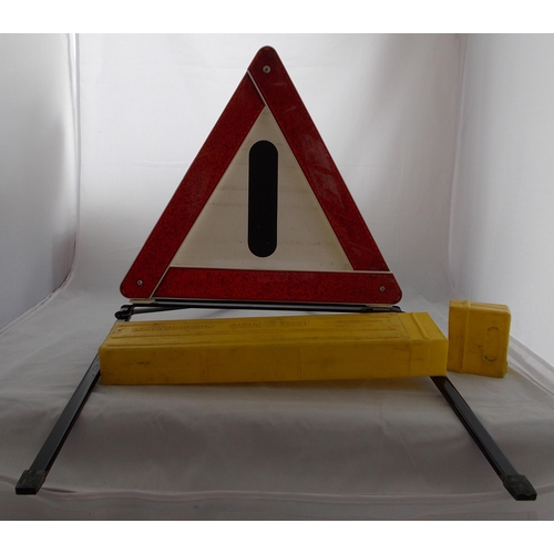 220 - 1960s onwards Feuer Hand DBGM German Warndreieck warning triangle, suitable for vintage VW cars or v... 