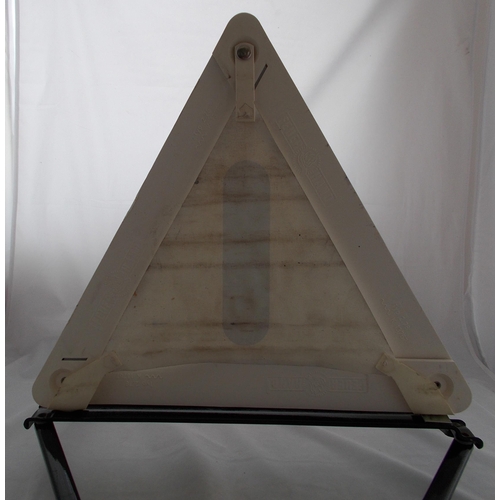 220 - 1960s onwards Feuer Hand DBGM German Warndreieck warning triangle, suitable for vintage VW cars or v... 