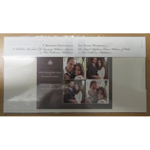 32 - 2000-2014 unmounted mint commemorative miniature sheet presentation packs, valid for postage. Face v... 