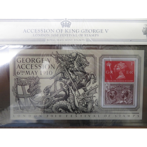 32 - 2000-2014 unmounted mint commemorative miniature sheet presentation packs, valid for postage. Face v... 