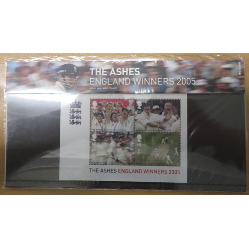 32 - 2000-2014 unmounted mint commemorative miniature sheet presentation packs, valid for postage. Face v... 