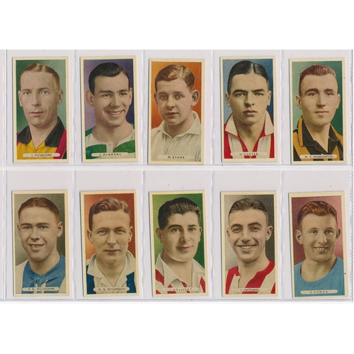 65 - Ardath. 1934 Famous Footballers set, in good to very good condition, includes Stanley Matthews card,... 