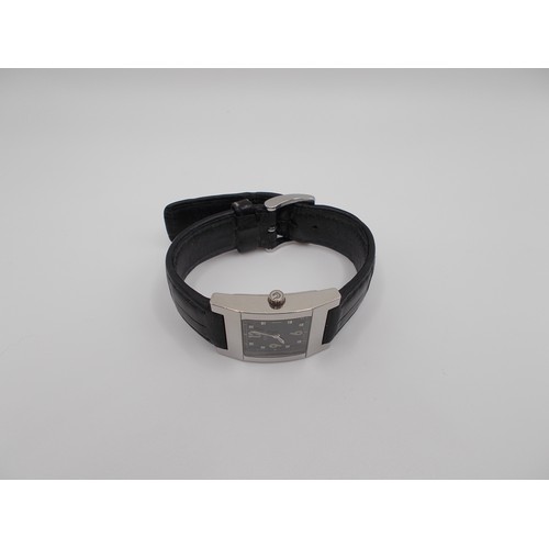 158 - Gucci. Ladies quartz watch No. 7700L, generally excellent in excellent grey padded Gucci presentatio... 