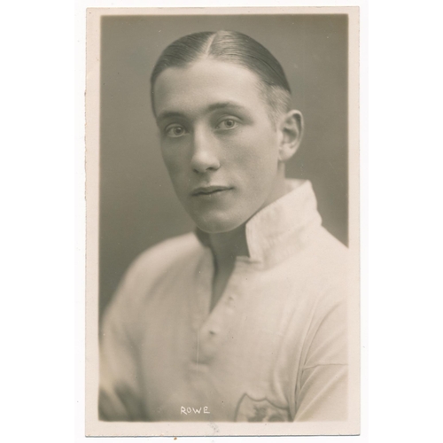 40 - Tottenham Hotspur 1933/1934 - selection of player postcards including Joe Nicholls (Goalkeeper), Bil... 