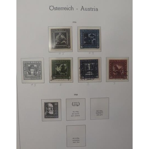 12 - Austria – Early to middle collection in illustrated Lighthouse album including early vals U, 1931 Wr... 