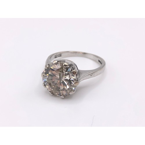 159 - A large and beautiful 3.59ct diamond solitaire ring which comes with a report, dated October 2022.
T... 