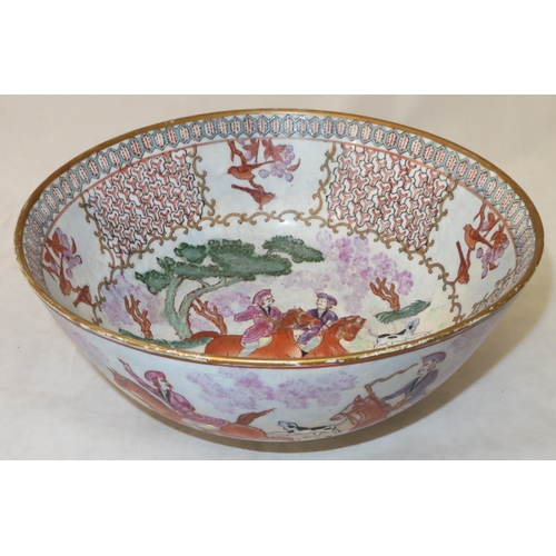 269 - A large Chinese Qing Dynasty famille rose export hand-painted porcelain punch bowl, plain circular f... 