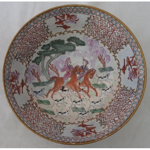 269 - A large Chinese Qing Dynasty famille rose export hand-painted porcelain punch bowl, plain circular f... 