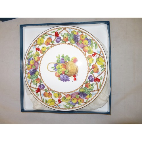 287 - Royal Worcester 1994 ‘Fruit Basket’ decorative ceramic cake plate in original box. 28cm x 2cm.