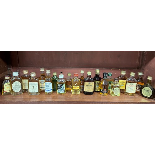 300 - Collection of whisky and liqueur miniatures (20), including Bell's, Glen Grant, Macallan, Highland F... 