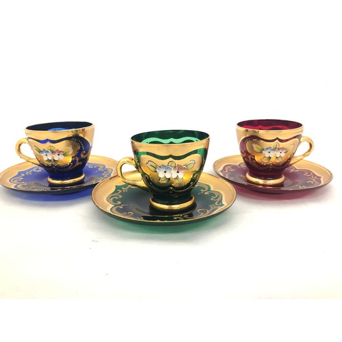 305 - Bohemian Glass – A well-crafted teapot, six teacups and matching saucers. Floral design with gilt fi... 