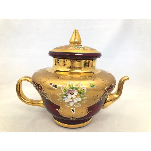 305 - Bohemian Glass – A well-crafted teapot, six teacups and matching saucers. Floral design with gilt fi... 