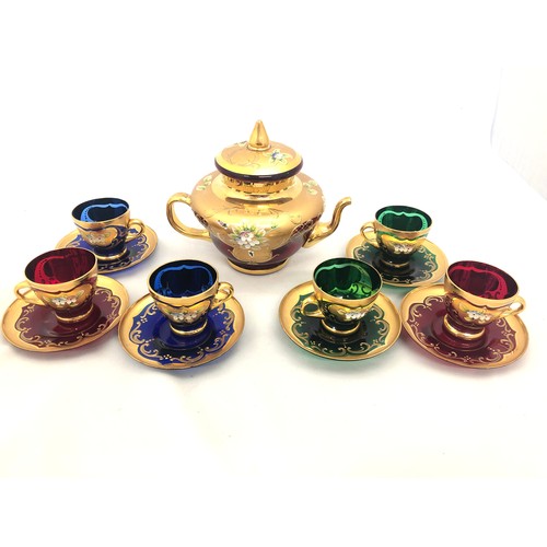 305 - Bohemian Glass – A well-crafted teapot, six teacups and matching saucers. Floral design with gilt fi... 