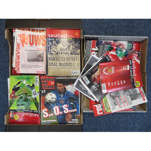 134 - Manchester United – Extensive collection of “United We Stand” fanzines, 1992-2021. From issue 17 to ... 