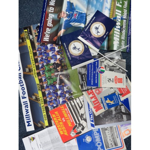 143 - Millwall – Collection of various ephemera with sporting documents relating to Millwall F.C. includin... 