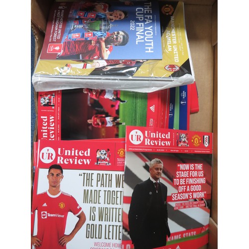 115 - Manchester United – 2019-2022 collection of very modern United Review Manchester United programmes i... 