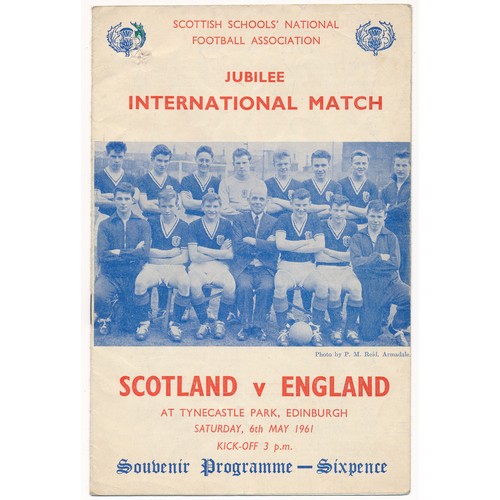 109 - England – 1945-1966 collection of England programmes including 1945 England vs France two-page progr... 