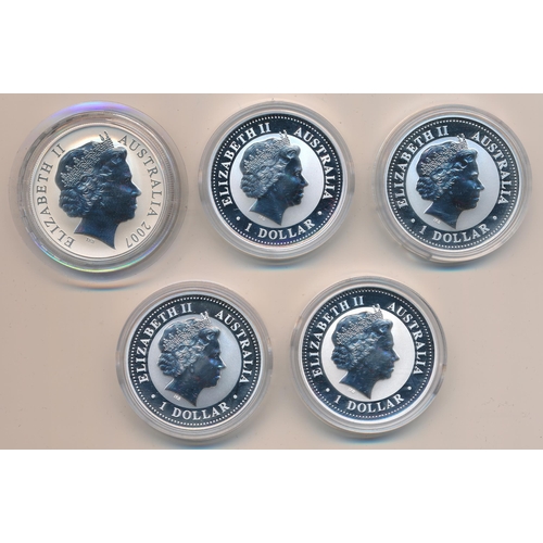 284 - Australia one dollar uncirculated range (5), all in plastic capsules with 2003 Kookaburra, 2006 Kook... 